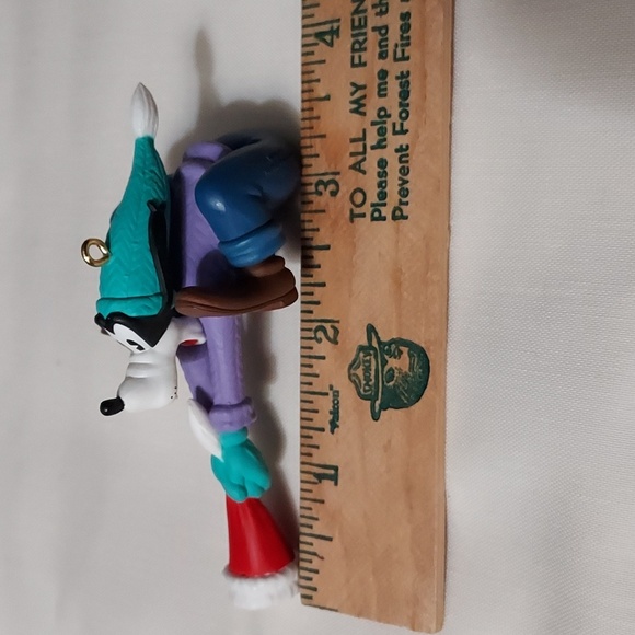 Hallmark Disney Ornament 1998. Runaway Tobaggon 2 piece set - Picture 9 of 14